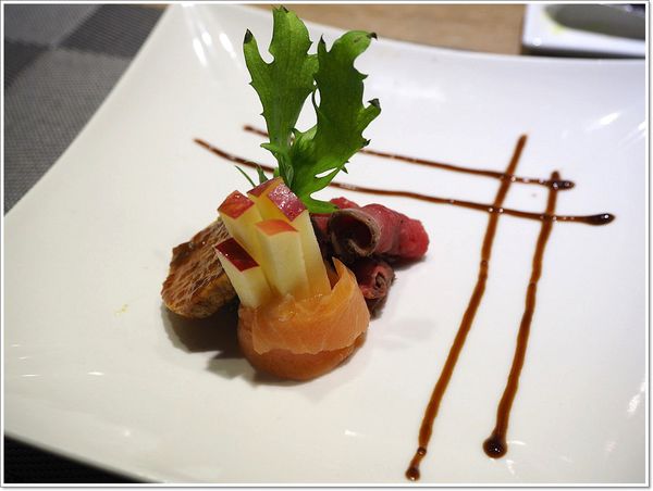 【食】【台中】在玻璃屋裡大嗑牛排-沃克牛排台中店