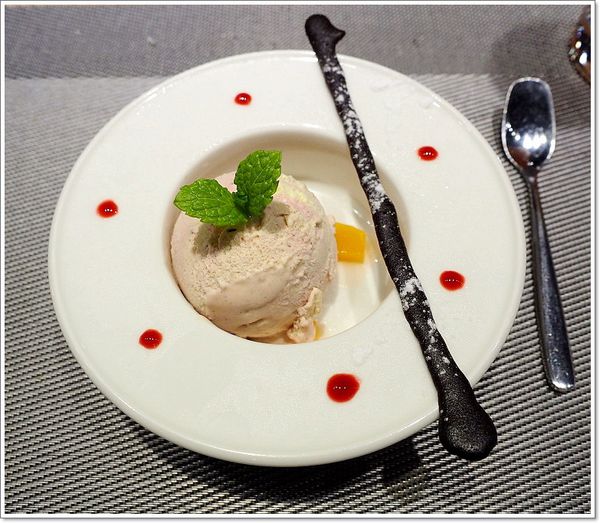 【食】【台中】在玻璃屋裡大嗑牛排-沃克牛排台中店