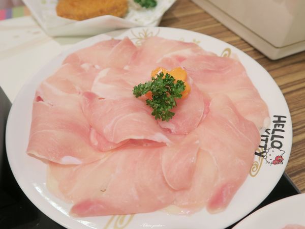 台北 捷運忠孝敦化站 HELLO KITTY Shabu-Shabu ~kitty迷瘋狂之地 台北 捷運忠孝敦化站 HELLO KITTY Shabu-Shabu ~kitty迷瘋狂之地