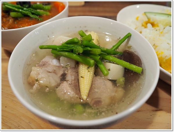 【食】【台中】家.溫度 湯專門店(SOUP STOCK STORE) 老宅咖啡店裡的湯料理 【食】【台中】家.溫度 湯專門店(SOUP STOCK STORE) 老宅咖啡店裡的湯料理