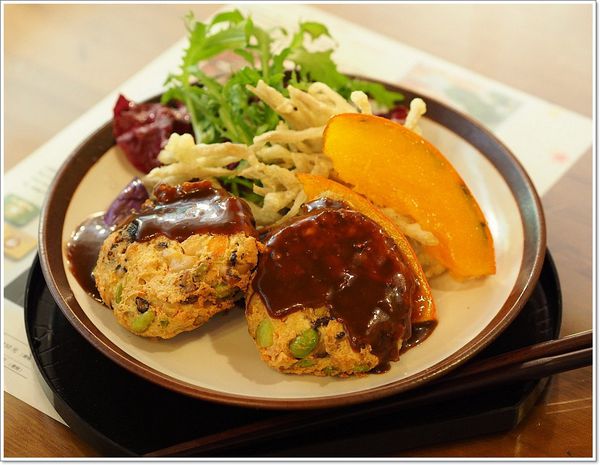 【食】【台中】明森京コーヒー蔬食朝食屋 - 這店名賣好多東西ㄚ