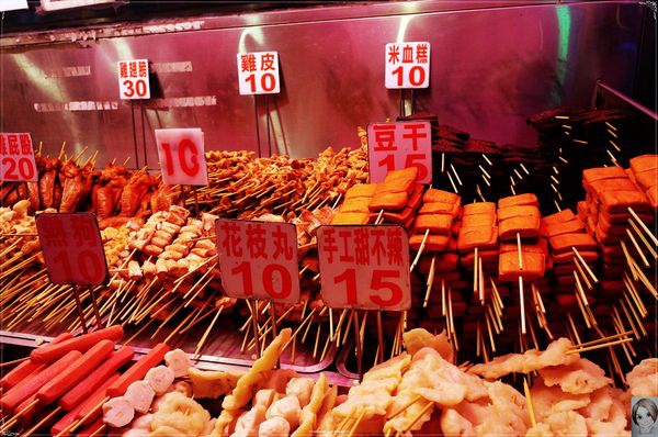 [花蓮美食] 自強夜市~小而重鹹口味的夜市小食