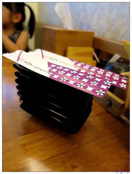 【食】【台北】小六食堂 - 傳說中CP值暴表的丼 【食】【台北】小六食堂 - 傳說中CP值暴表的丼