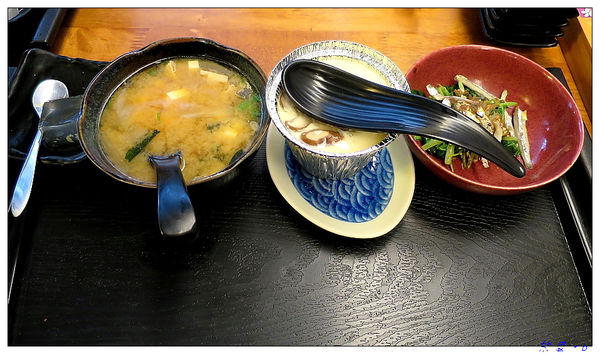 【食】【台北】小六食堂 - 傳說中CP值暴表的丼 【食】【台北】小六食堂 - 傳說中CP值暴表的丼