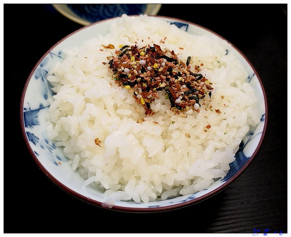 【食】【台北】小六食堂 - 傳說中CP值暴表的丼 【食】【台北】小六食堂 - 傳說中CP值暴表的丼