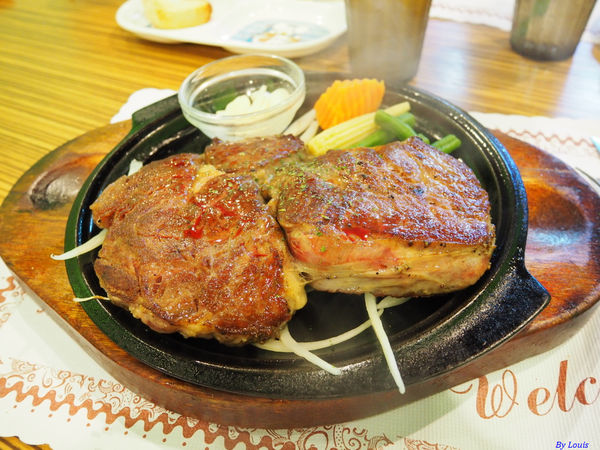 【食】【桃園】火焰牛排 誤入中壢龍岡 【食】【桃園】火焰牛排 誤入中壢龍岡