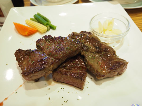 【食】【桃園】火焰牛排 誤入中壢龍岡 【食】【桃園】火焰牛排 誤入中壢龍岡
