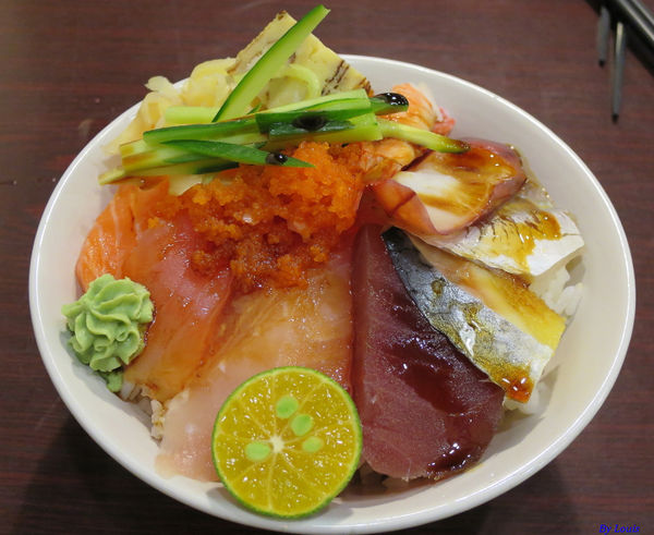 【食】【桃園】八彩日式料理 平價生魚片丼飯再發