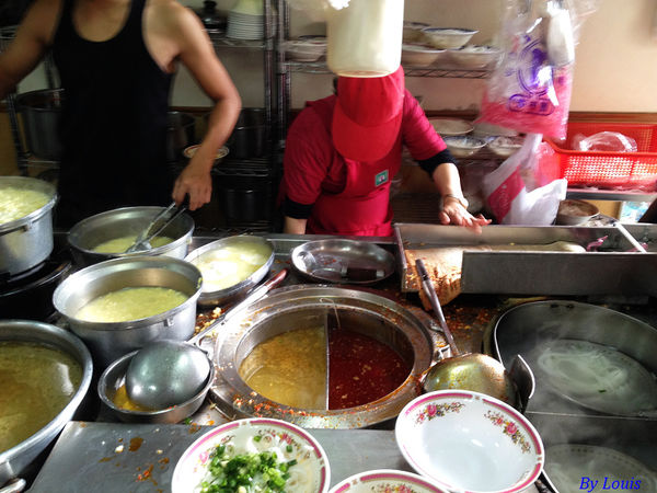 【食】【中壢】忠貞市場的傳奇 大鬍子米干