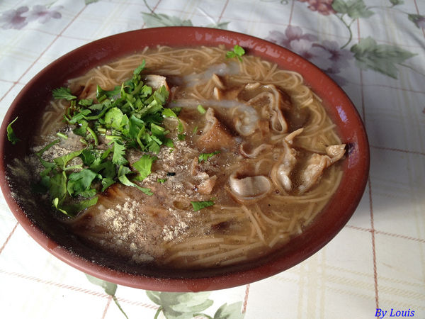 【食】【中壢】忠貞市場的傳奇 大鬍子米干