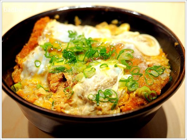 【食】【台北】神戶かつ丼吉兵衛 台北信義店．神戶來的美味炸豬排店，醬料、麵衣全都日本原裝進口！