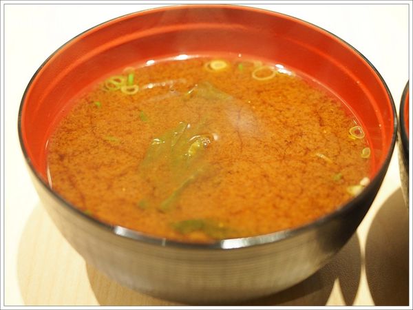 【食】【台北】神戶かつ丼吉兵衛 台北信義店．神戶來的美味炸豬排店，醬料、麵衣全都日本原裝進口！