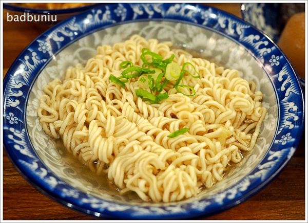 【食】【宜蘭】盛滿號 蚵仔麵線關東煮烤物．湯圍溝公園旁濃濃日式風情的溫暖小店！