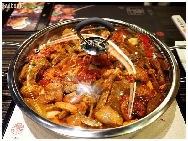 【食】【台北】黃記煌三汁燜鍋 台灣一號店- 不加一滴水的北京十大火鍋,打開這鍋就不燜了! 【食】【台北】黃記煌三汁燜鍋 台灣一號店- 不加一滴水的北京十大火鍋,打開這鍋就不燜了!