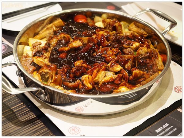 【食】【台北】黃記煌三汁燜鍋 台灣一號店- 不加一滴水的北京十大火鍋,打開這鍋就不燜了! 【食】【台北】黃記煌三汁燜鍋 台灣一號店- 不加一滴水的北京十大火鍋,打開這鍋就不燜了!