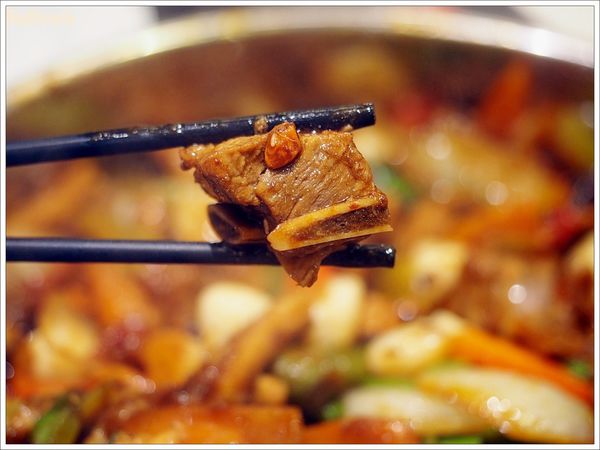 【食】【台北】黃記煌三汁燜鍋 台灣一號店- 不加一滴水的北京十大火鍋,打開這鍋就不燜了! 【食】【台北】黃記煌三汁燜鍋 台灣一號店- 不加一滴水的北京十大火鍋,打開這鍋就不燜了!