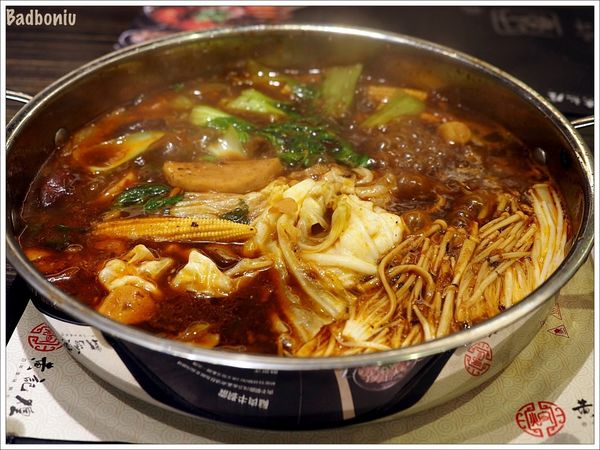 【食】【台北】黃記煌三汁燜鍋 台灣一號店- 不加一滴水的北京十大火鍋,打開這鍋就不燜了! 【食】【台北】黃記煌三汁燜鍋 台灣一號店- 不加一滴水的北京十大火鍋,打開這鍋就不燜了!