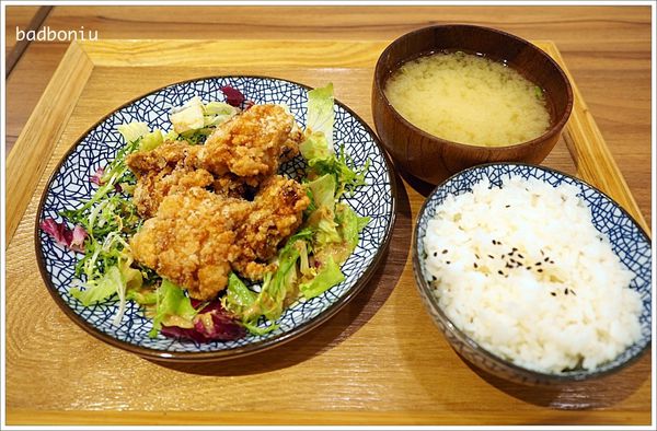 【食】【台中】立食大丈夫．公益路上平價日式定食，採用自動販賣機點餐