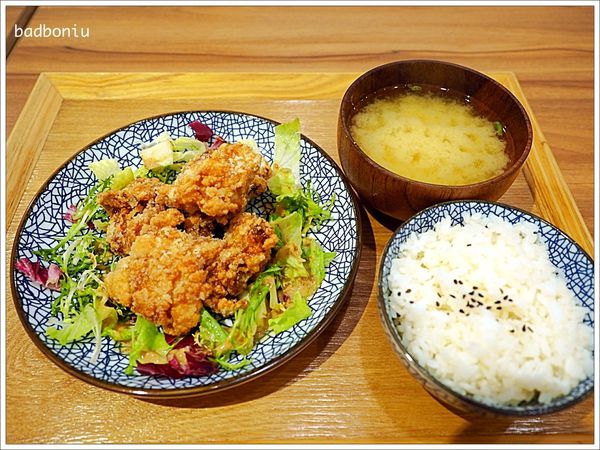 【食】【台中】立食大丈夫．公益路上平價日式定食，採用自動販賣機點餐