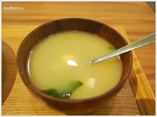 【食】【台中】立食大丈夫．公益路上平價日式定食，採用自動販賣機點餐