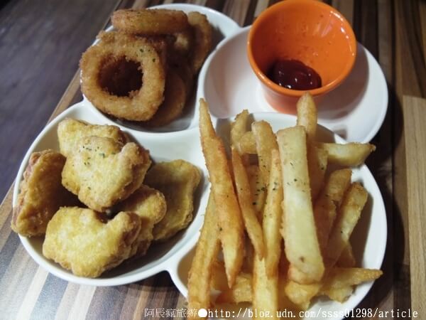 【美食特搜。屏東市】春日佐光藝文複合式餐廳。和風日式氣息 老屋空間新享受 慢活的下午茶節奏