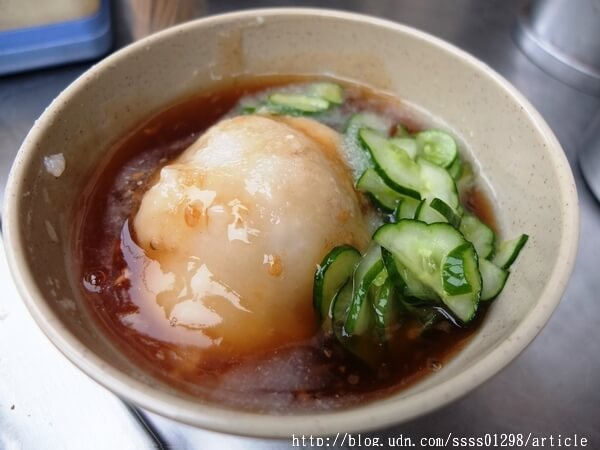 【美食特搜。高雄三民區】三輪車無名肉圓。強推蒸肉圓 加湯免錢 站著吃出了名 內行人才知道的巷弄肉圓攤