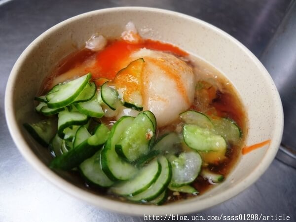 【美食特搜。高雄三民區】三輪車無名肉圓。強推蒸肉圓 加湯免錢 站著吃出了名 內行人才知道的巷弄肉圓攤