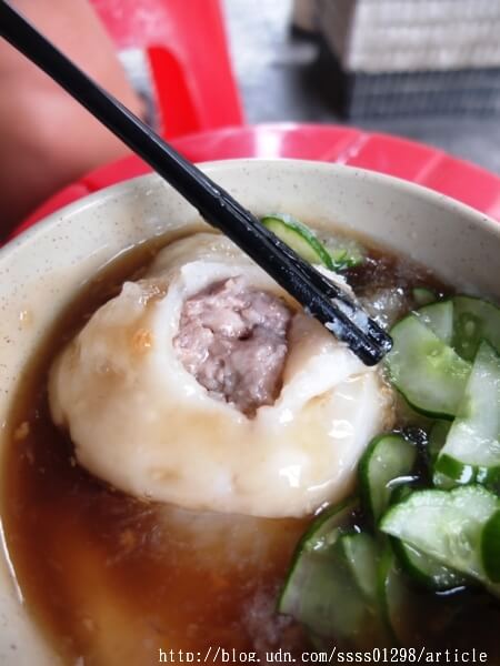 【美食特搜。高雄三民區】三輪車無名肉圓。強推蒸肉圓 加湯免錢 站著吃出了名 內行人才知道的巷弄肉圓攤