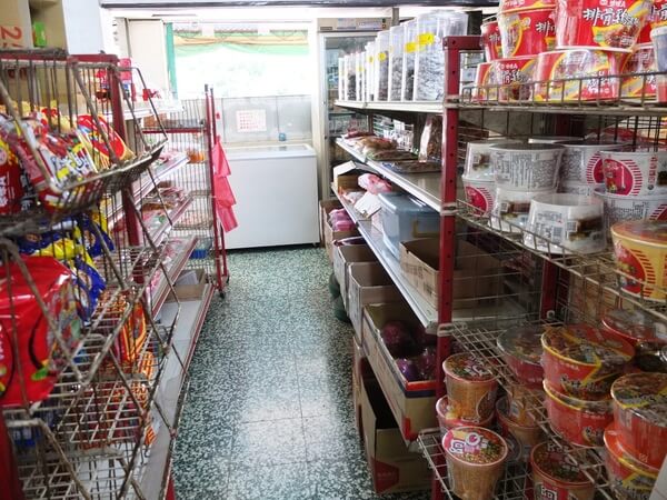 【美食特搜。高雄美濃區】東門冰果室。民國53年創立 人滿為患老冰店 香蕉清冰超懷念