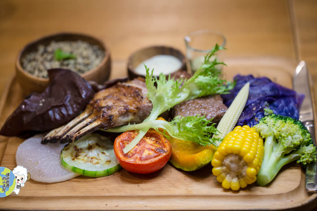 【新竹♥】腰果花砧板原食料理(彩虹菜盤、新鮮食材豐富視覺饗宴!) 【新竹♥】腰果花砧板原食料理(彩虹菜盤、新鮮食材豐富視覺饗宴!)
