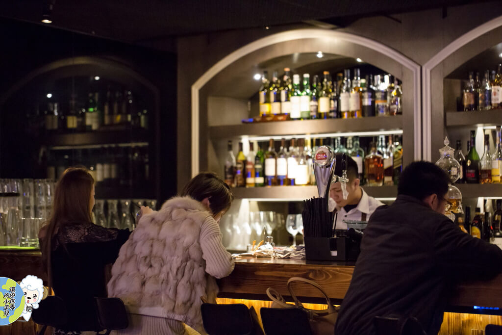 【台中♥餐酒館】SWING / 花酒蔵Bar & Rustaranth日西合併的料理大餐，每一款酒都是美麗的故事。 
