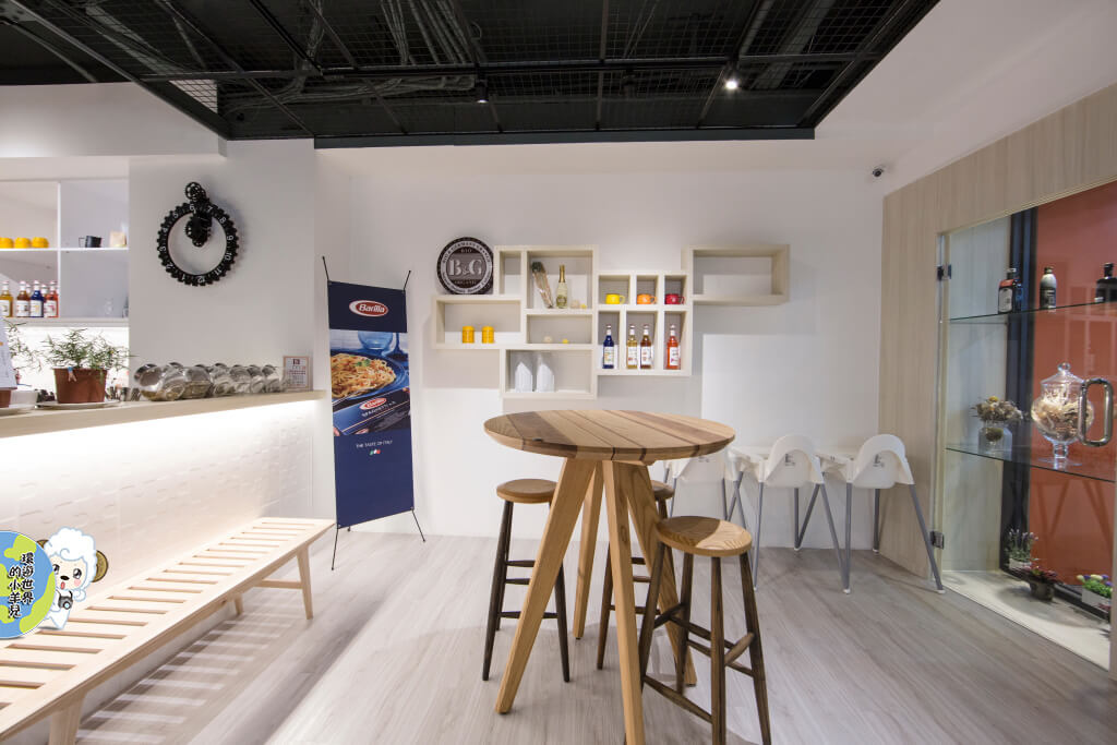【台中♥】屋裡 In House 義式餐廳(南義料理的美味,寬敞明亮的用餐環境。) 【台中♥】屋裡 In House 義式餐廳(南義料理的美味,寬敞明亮的用餐環境。)