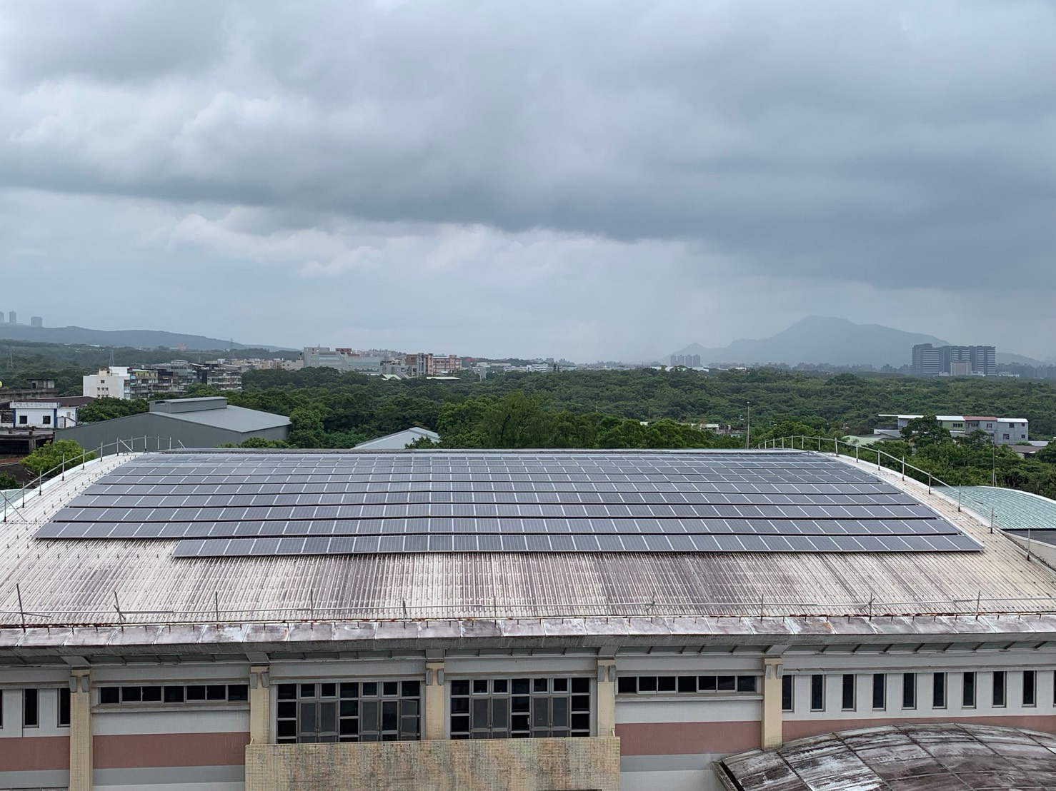 綠能屋頂新風貌　聖約翰科大太陽光電發電量全台大專校院第一-太陽光電發電設備