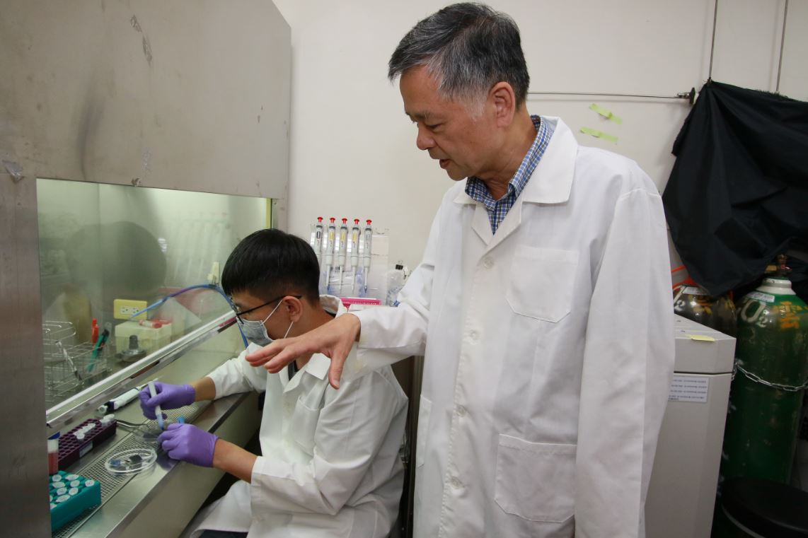 成大材料系教授廖峻德病毒快篩　獲選科技部防疫科技發展計畫-生物醫學應用實驗室