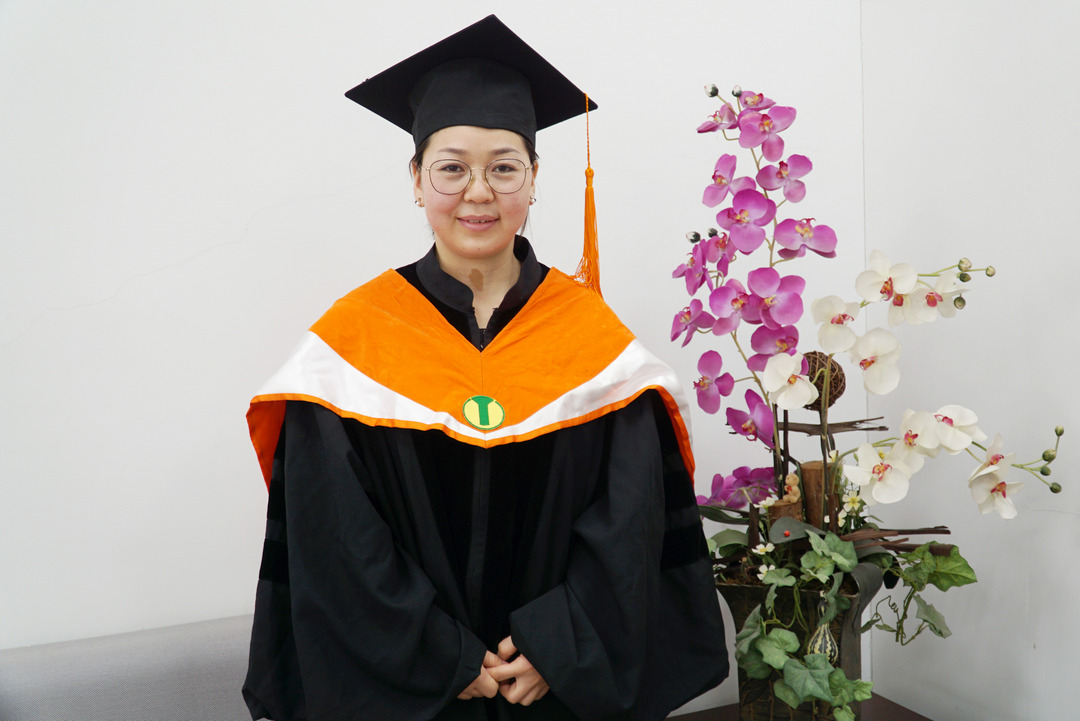 大葉大學蒙古學生莉娜  完成博士學位-大葉大學