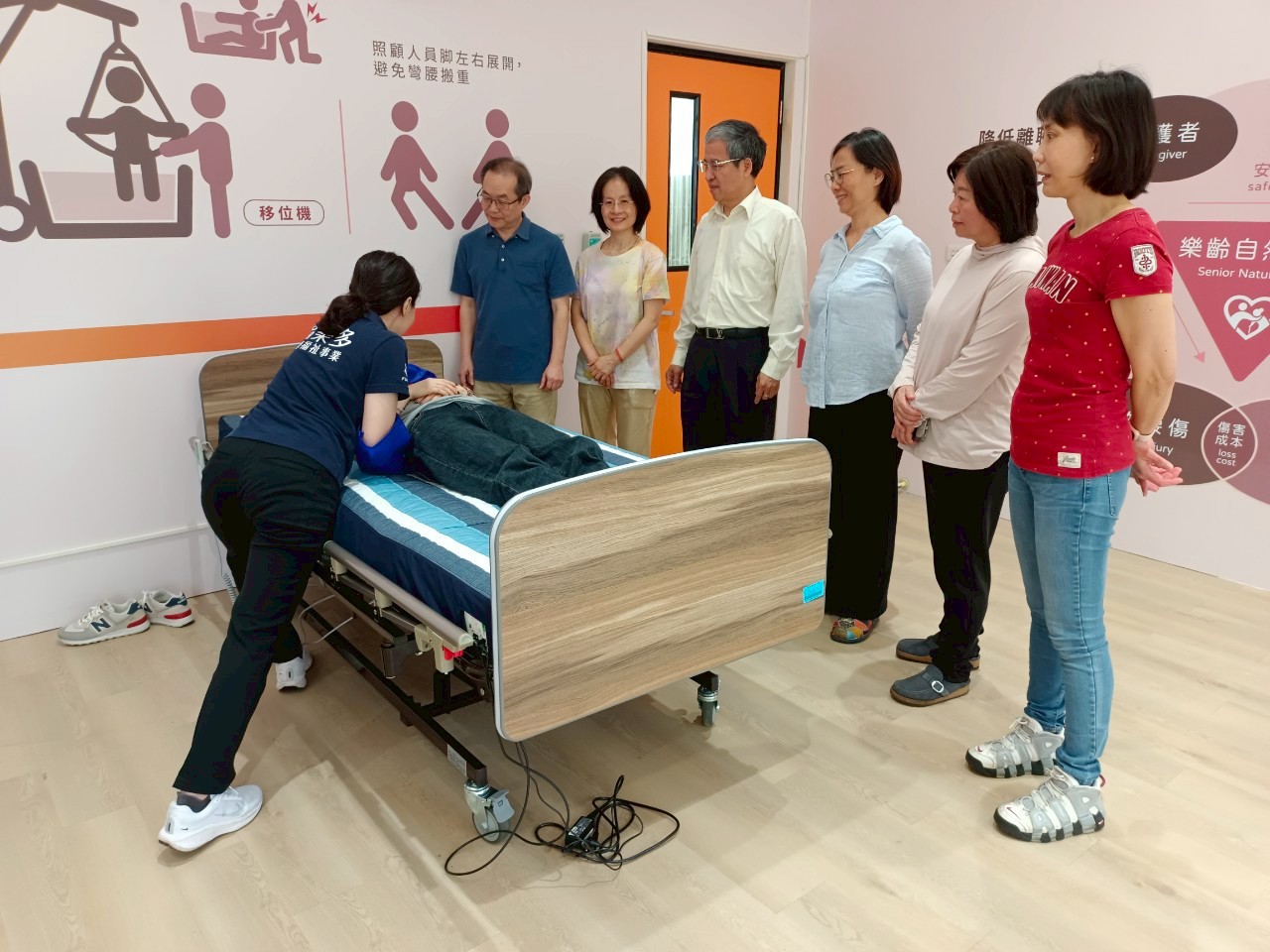 聖約翰科技大學_樂齡系_智慧照護心職人-AI照護輔具