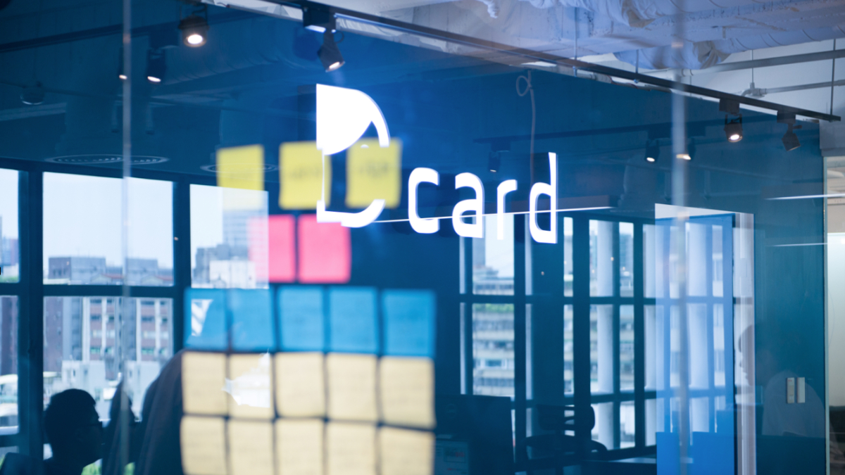 企業抗疫！Dcard分流在家上班添補助、遠傳助弱勢童學習卡-1HR人資管理系統