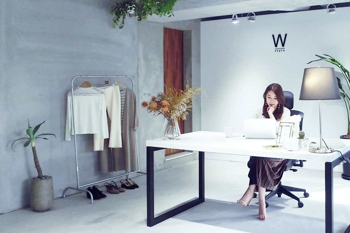 【Wstyle】封面故事／周品均：工作滿一年 贊助出國 開業界最低門檻【幸福企業大賞｜其他類｜第一期】-Wstyle