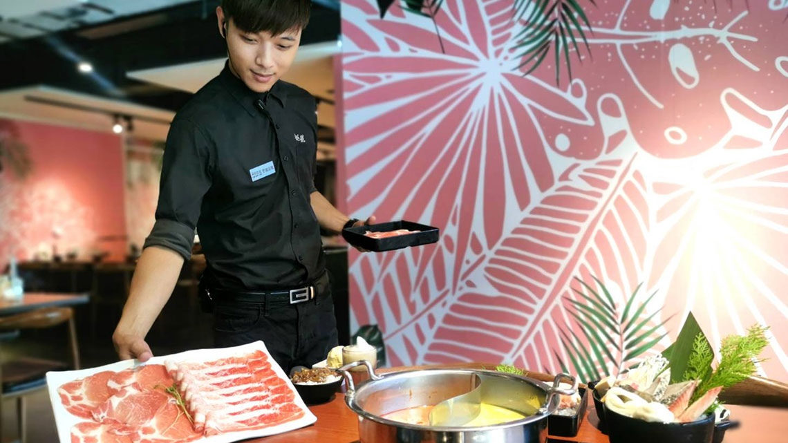 【肉多多火鍋】進軍海外 員工大展身手【幸福企業大賞｜餐飲類｜第一期】-企業福利