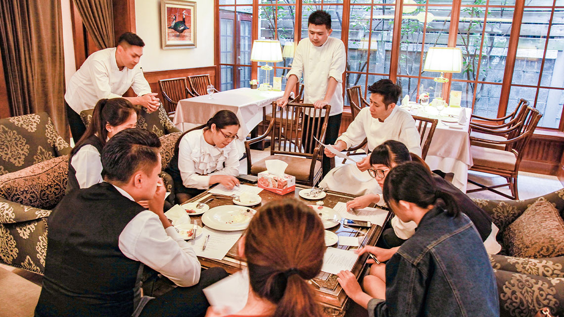 【大鼎活蝦】活蝦多樣料理好「厝秘」【幸福企業大賞｜餐飲類｜第一期】-大鼎餐飲集團(大鼎活蝦餐廳股份有限公司)