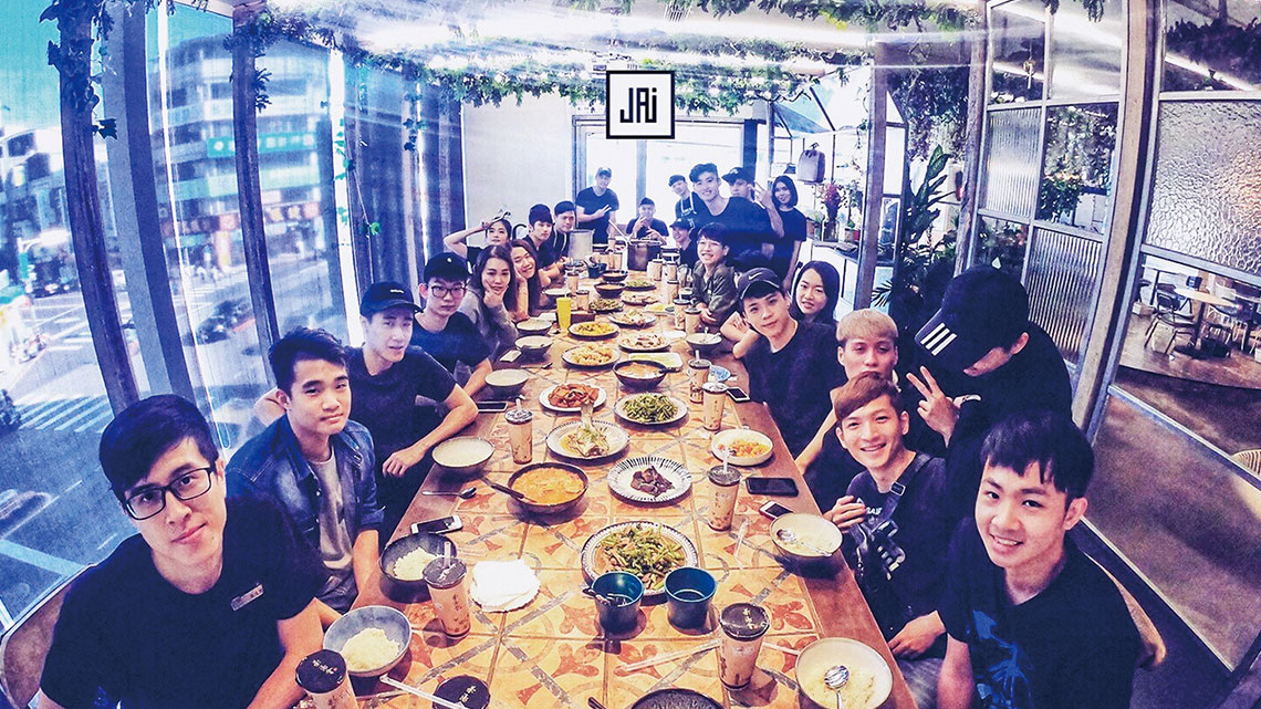 【HUN餐飲集團】一年出國兩次 員工樂透【幸福企業大賞｜餐飲類｜第一期】-HUN餐飲集團