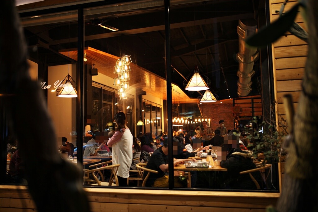 【高雄】不得不吃黑羽土雞│小牧人異國料理餐廳．桑尼瘦不了