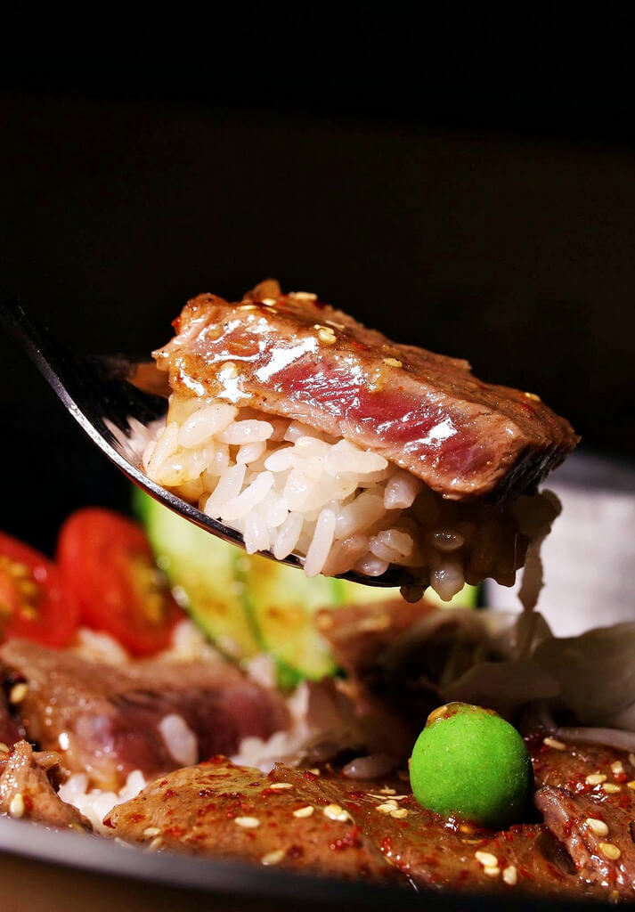 【高雄】不得不吃黑羽土雞│小牧人異國料理餐廳．桑尼瘦不了