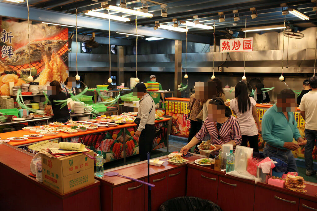 【高雄】跟著感覺走│萬三海產小吃店．桑尼瘦不了x短評