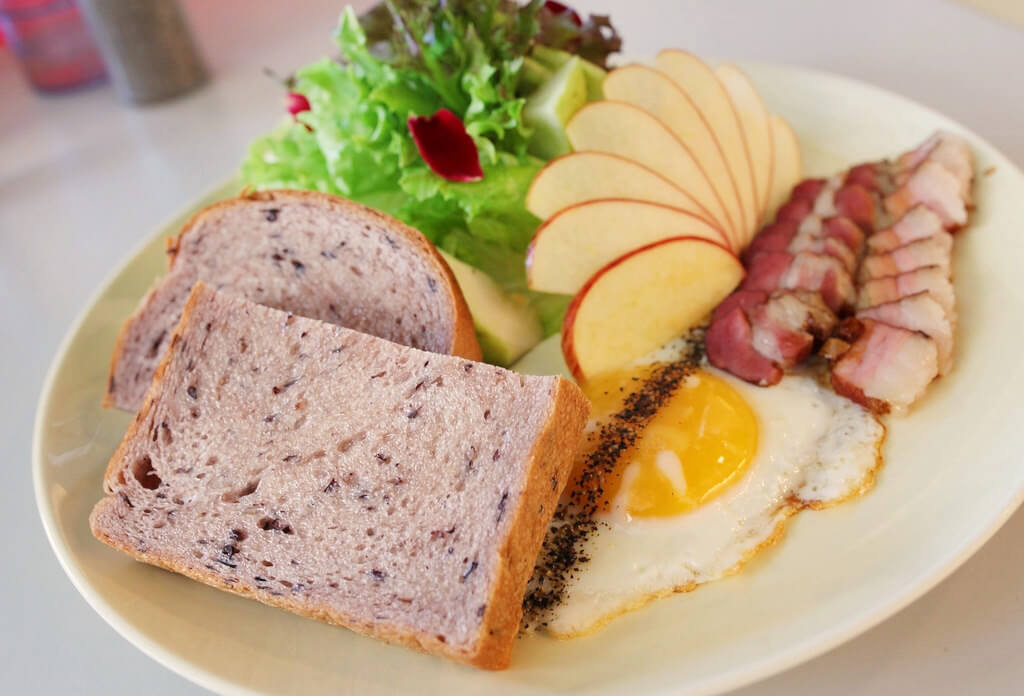 【高雄】40年甘蔗燻肉│迪波波藝食館.桑尼瘦不了x短評 【高雄】40年甘蔗燻肉│迪波波藝食館.桑尼瘦不了x短評