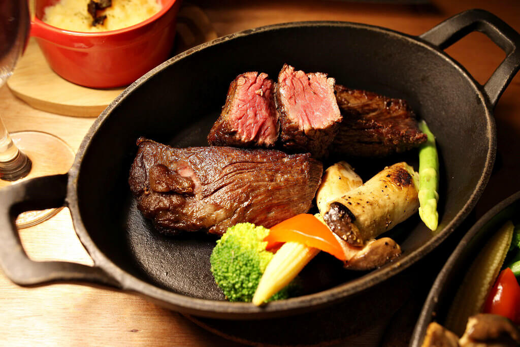【高雄】時間釀的乾式熟成牛排│Beer Beef 比爾比夫和牛熟成館．桑尼瘦不了x短評