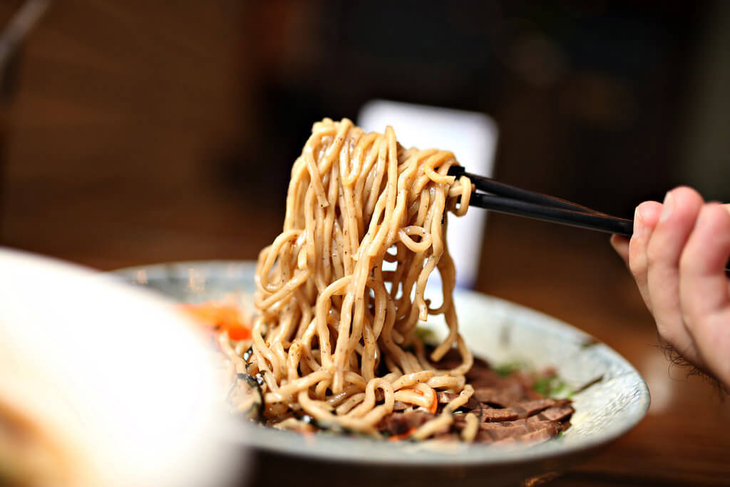 【高雄】前王品主廚的功夫湯頭│幸福麵屋．桑尼瘦不了x短評