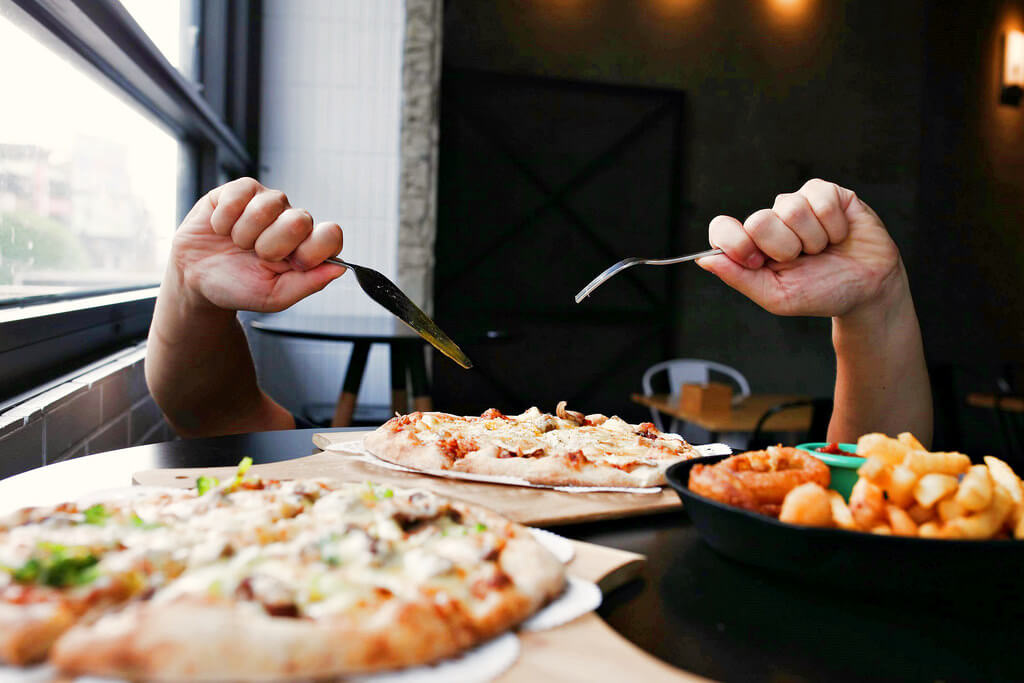 【嘉義】工業風柴燒披薩│幸福PIZZA 1號店.桑尼瘦不了x短評 【嘉義】工業風柴燒披薩│幸福PIZZA 1號店.桑尼瘦不了x短評
