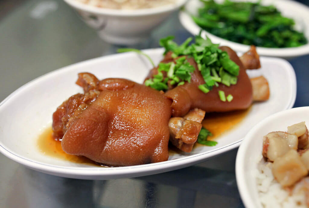 【高雄】止不住狂扒！郭家肉燥飯│桑尼瘦不了x短評