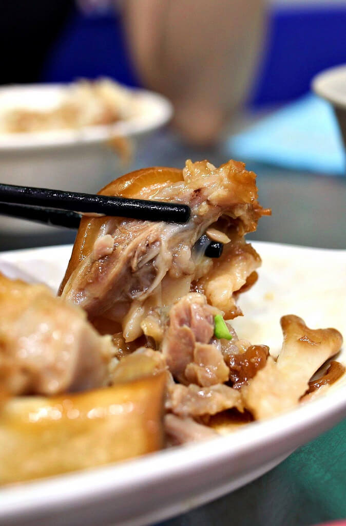【高雄】止不住狂扒！郭家肉燥飯│桑尼瘦不了x短評